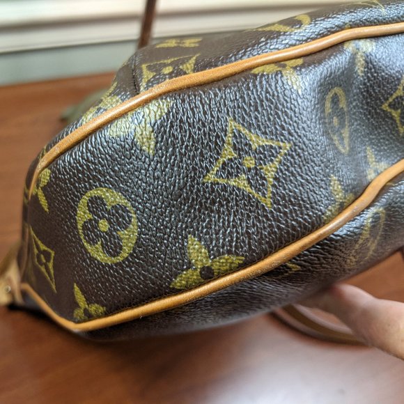 Auth Louis Vuitton Odeon Mm Monogram Canvas and Calf Leather Cross Body … - Picture 5 of 16